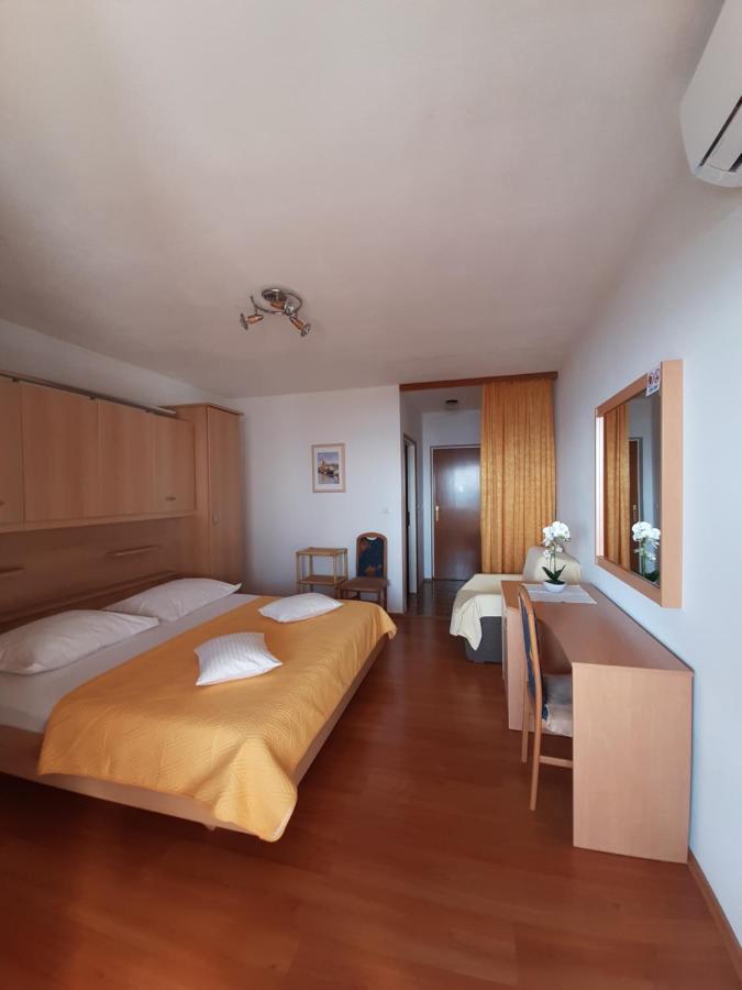 Guest House Fenix Brela Oda fotoğraf